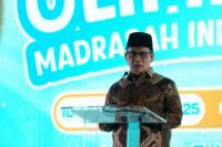 Wakil Menteri Agama (Wamenag) Romo Muhammad Syafii saat membuka Olimpiade Madrasah Indonesia (OMI) 2025 di Kantor Wali Kota Tangerang, Banten, Senin (Foto: Kemenag)