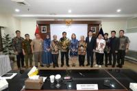 Wakil Menteri Transmigrasi (Wamentrans) Viva Yoga Mauladi menerima delegasi Promosi Perdagangan Indonesia–Guangdong (PPIG) di Kantor Kementerian Transmigrasi, Kalibata, Jakarta, Rabu (Foto: Humas Kementrans)