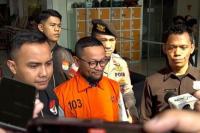 Staf Khusus eks Menteri Agama, Yaqut Cholil Qoumas, Ishfah Abidal Aziz alias Gus Alex memakai rompi tahanan KPK (Foto: Ist)