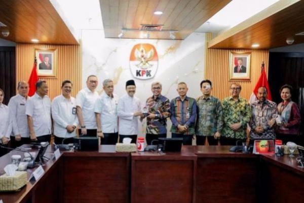 Menteri Sosial (Mensos) Saifullah Yusuf audiensi dengan pimpinan Komisi Pemberantasan Korupsi (KPK) (Foto: Humas Kemensos) 