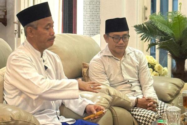 Pengasuh PP Al-Anwar 2 Sarang Rembang Jawa Tengah, KH Abdullah Ubab Maimoen (kiri) (Foto: Ist) 