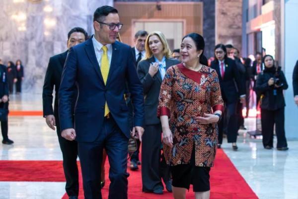Ketua DPR RI Puan Maharani (kanan) menerima kunjungan Wakil Perdana Menteri (PM) Republik Bulgaria, Alexander Poulev (kiri) di gedung DPR RI (Foto: Ist/Jurnas.com) 