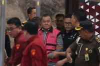 Mantan Wakil Kepala Badan Gizi Nasional (BGN) Lodewyk Pusung mengenakan rompi tahanan Kejaksaan Agung (Foto: Ist/Jurnas.com)